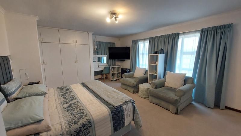 6 Bedroom Property for Sale in Door De Kraal Western Cape